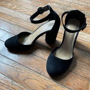 Round Block Heel Black Vegan Suede Lauren Conrad Strap D'Orsay Heels Size 7